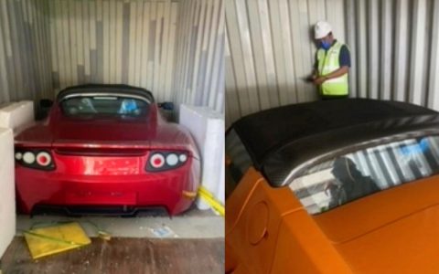 三辆全新的原版特斯拉跑车在一个储物箱中被发现