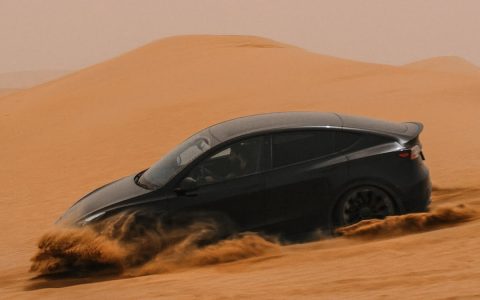 特斯拉在阿联酋极端高温下测试Model X和Model Y