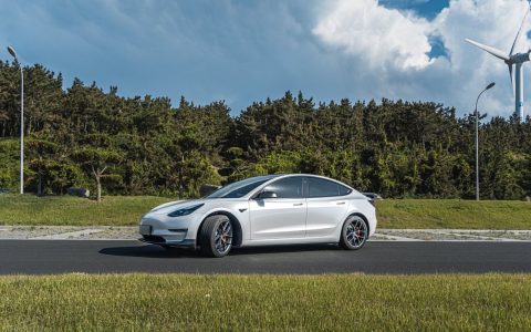 特斯拉Model 3采用宁德时代的M3P电池后续航里程将增加