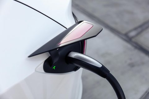 特斯拉将 NACS 授权给连接器制造巨头 Volex