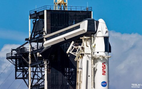 NASA和SpaceX推迟发射"乘员7号"飞船