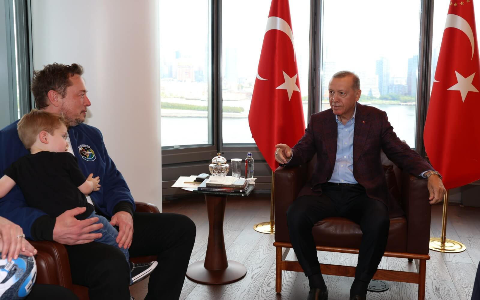 马斯克会见土耳其总统雷杰普-塔伊普-埃尔多安