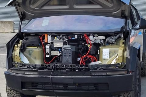 特斯拉 Cybertruck 双电机最新特写