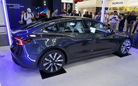 新款特斯拉 Model 3 车主手册确认自动驻车换挡功能