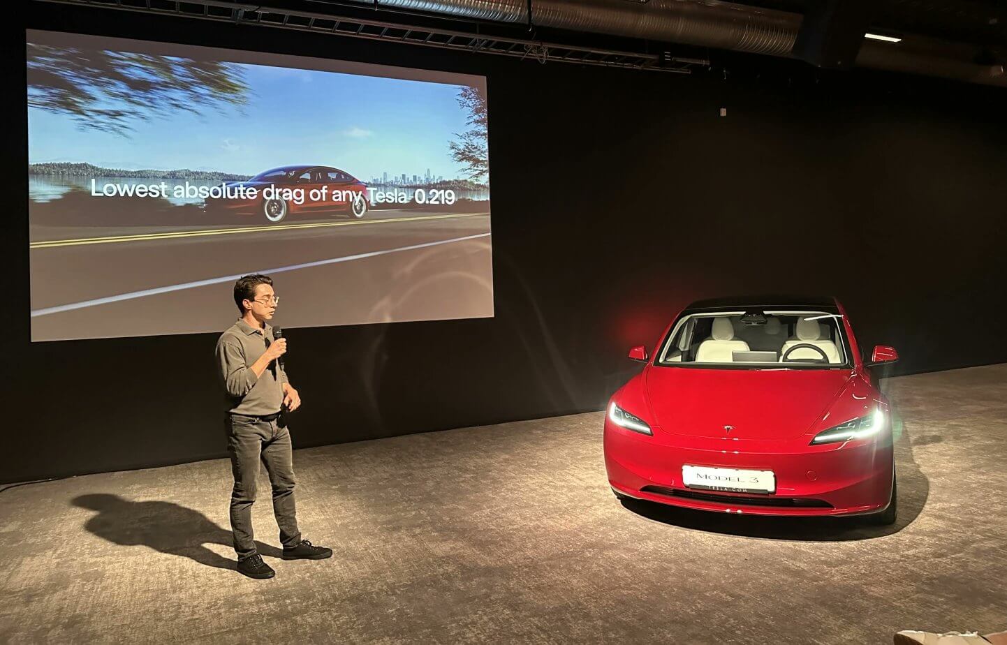 特斯拉在挪威举行新款 Model 3 首发式