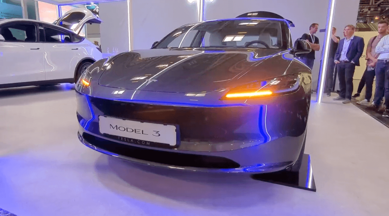 特斯拉新款 Model 3 在慕尼黑国际车展大秀灯光秀！