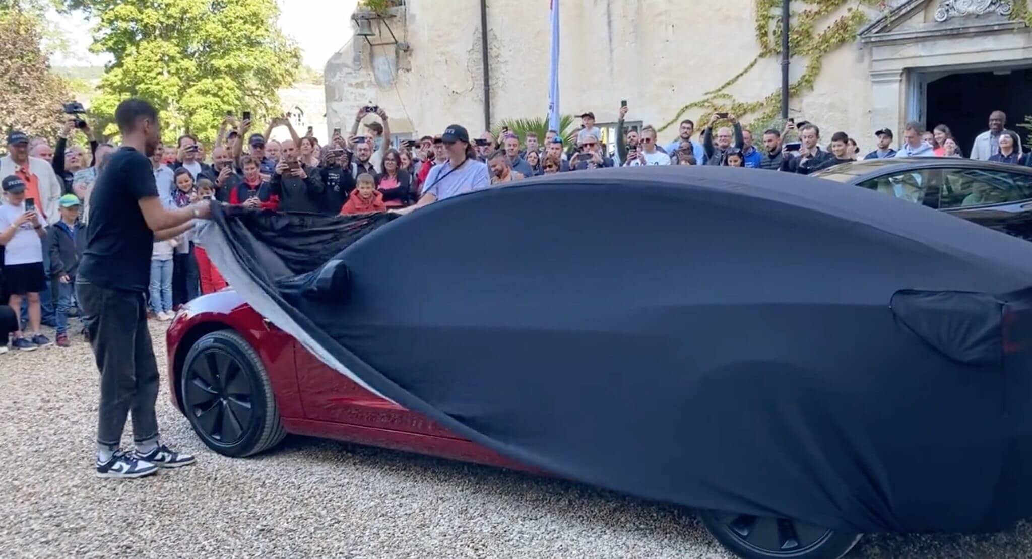 特斯拉新款 Model 3 在法国车主俱乐部活动上亮相