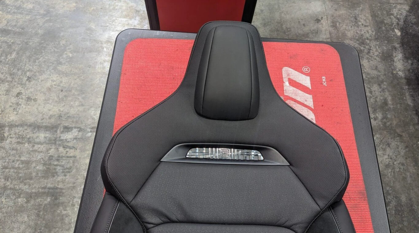 特斯拉 Model S Plaid 的新运动座椅泄露