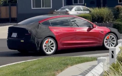 新款 Model 3 性能版现身野外