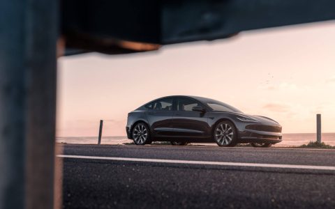 新版 Model 3 在北美的预计交付日期调整为 2024 年 2 月至 3 月