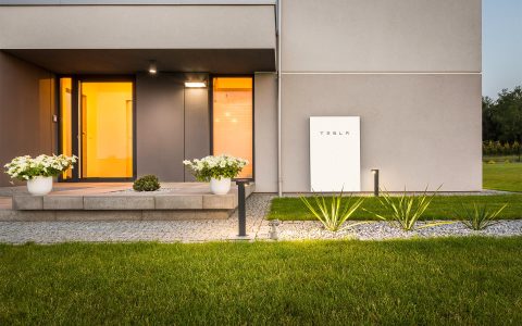 特斯拉与 Octopus Energy 合作在英国和西班牙推出 Powerwall