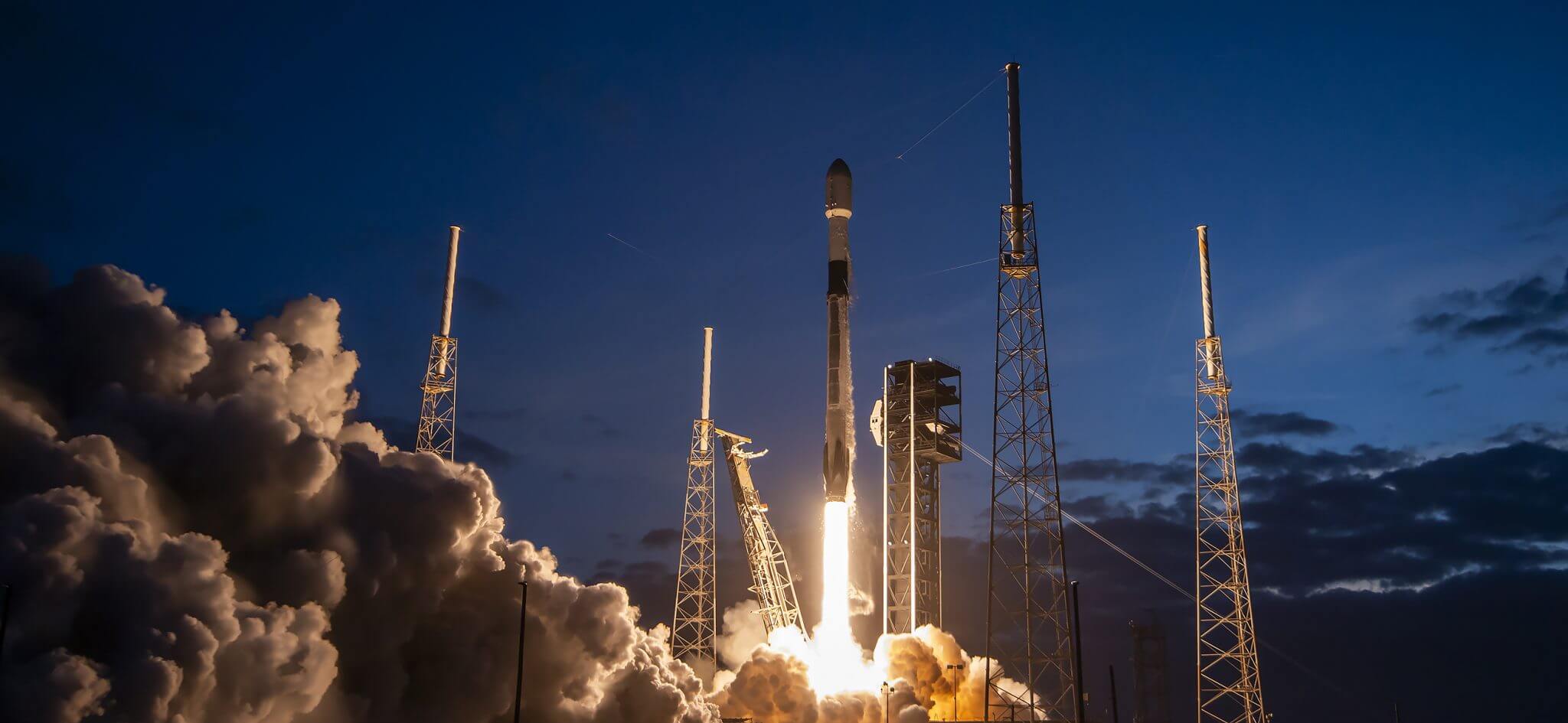 SpaceX 又成功发射 23 颗星链卫星！