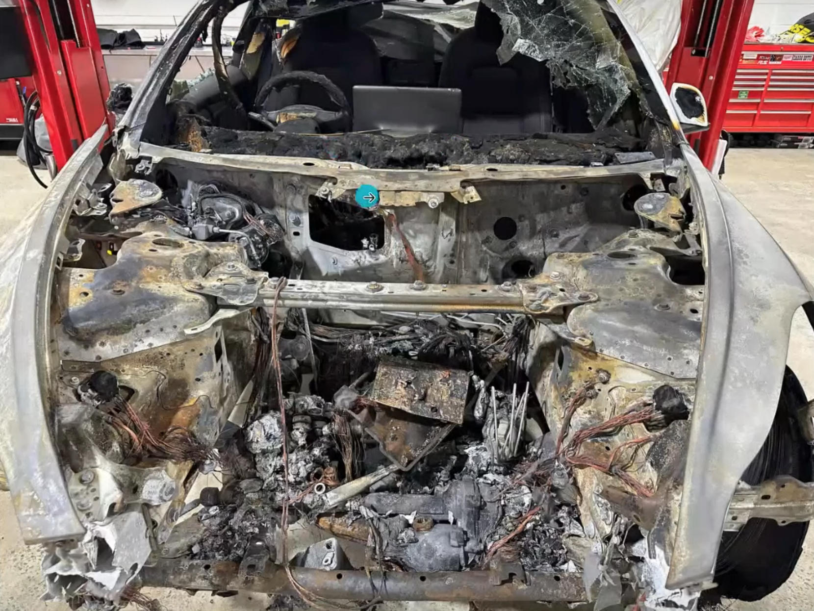 特斯拉向澳大利亚火灾安全调查组织捐赠被销毁的 Model 3