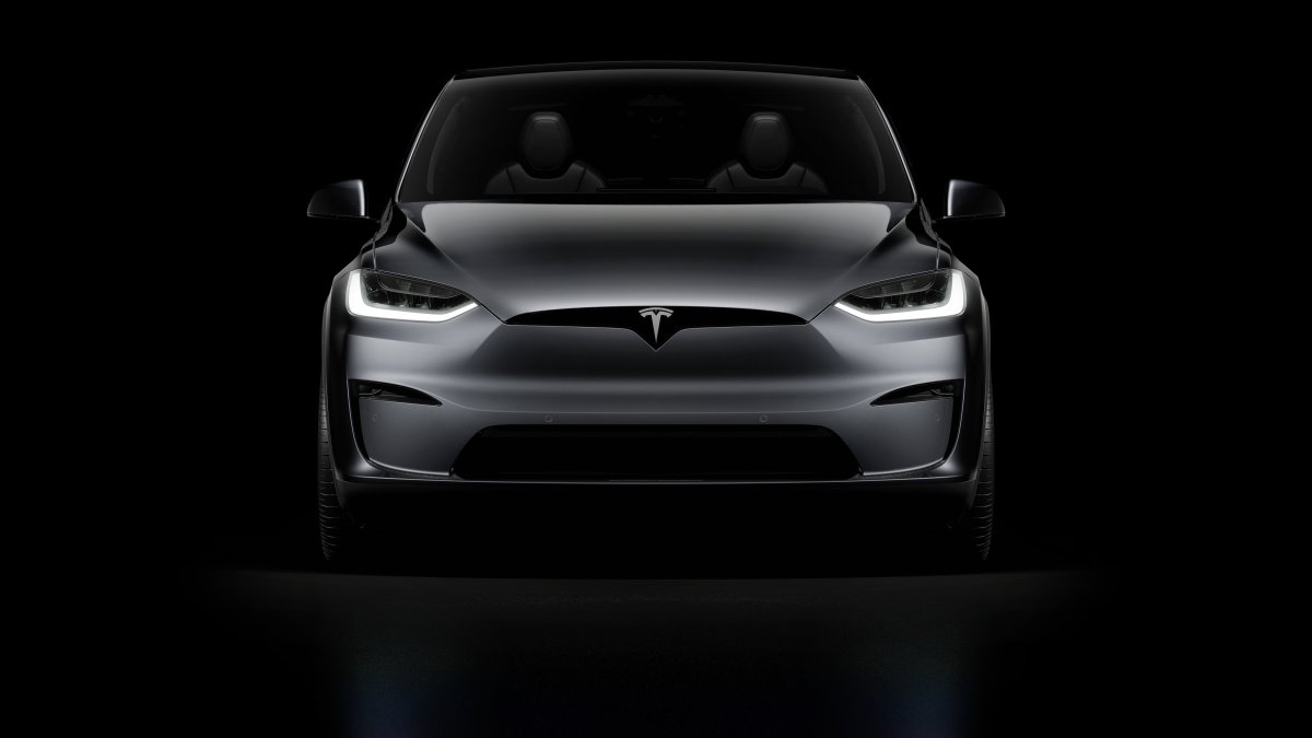 特斯拉将为 Model S/X 推出前保险杠摄像头和氛围灯