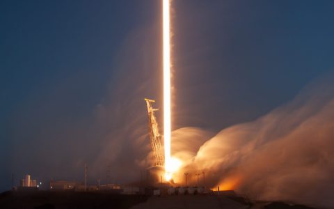 SpaceX 开始部署具有直达小区功能的星际链路