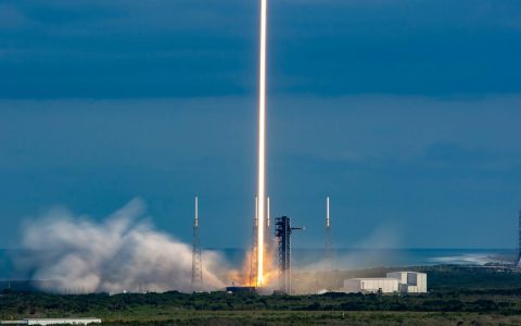SpaceX 在最新的 “星链 “任务中发射第 300 枚猎鹰火箭