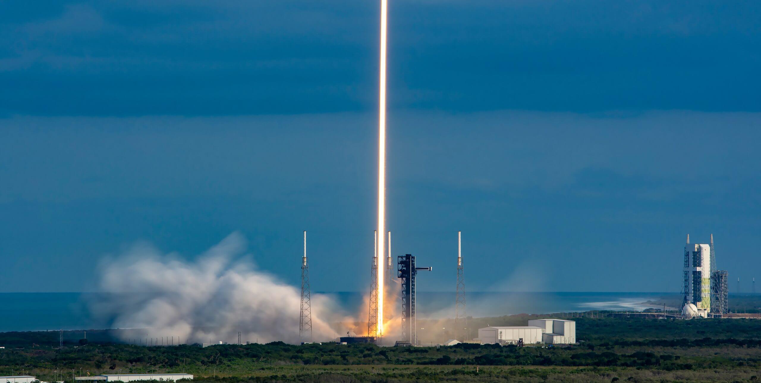 SpaceX 在最新的 "星链 "任务中发射第 300 枚猎鹰火箭