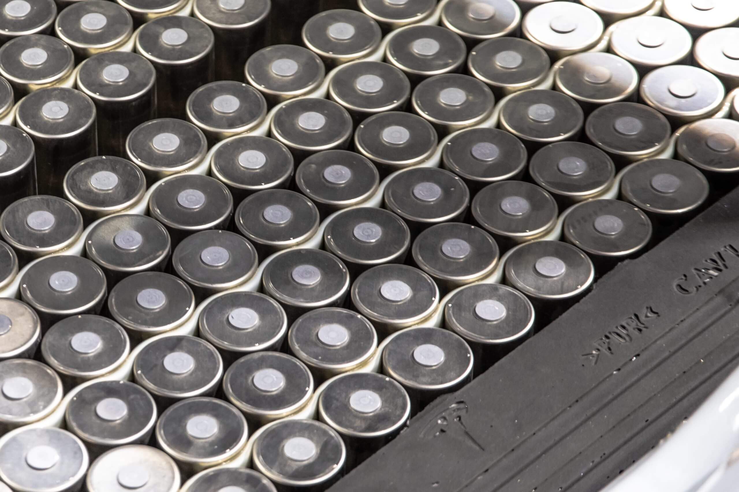 特斯拉 4680 电池周产量现可供 1000 辆 Cybertruck 使用