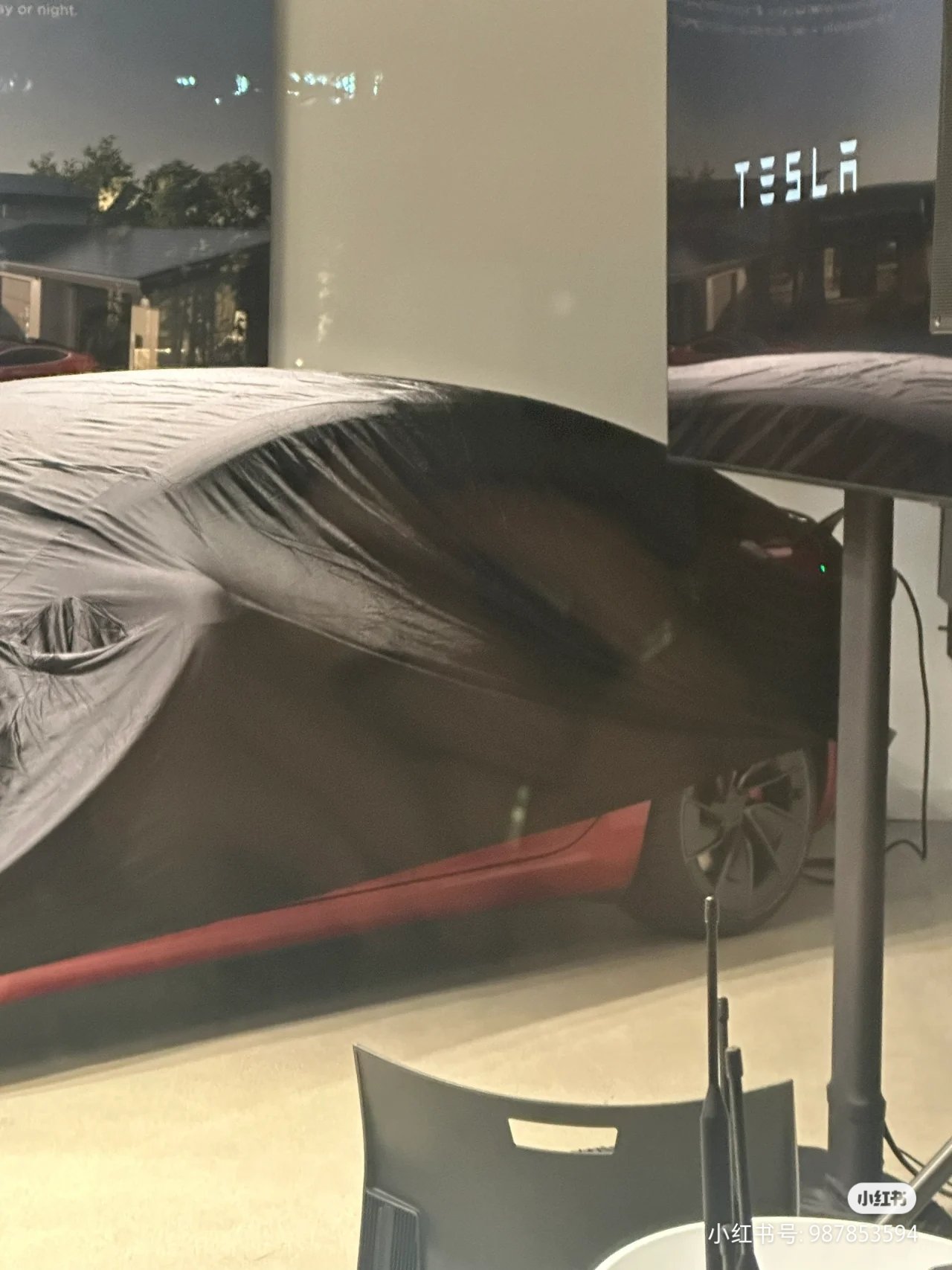 新款高性能版 Model 3 亮相加利福尼亚州活动现场