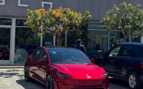 4 月 20 号？特斯拉即将发布史上最强大的 Model 3