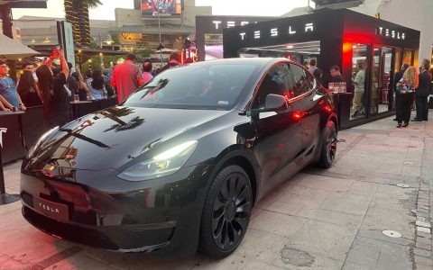 特斯拉首批 Model 3 和 Y 登陆智利，南美攻势拉开帷幕