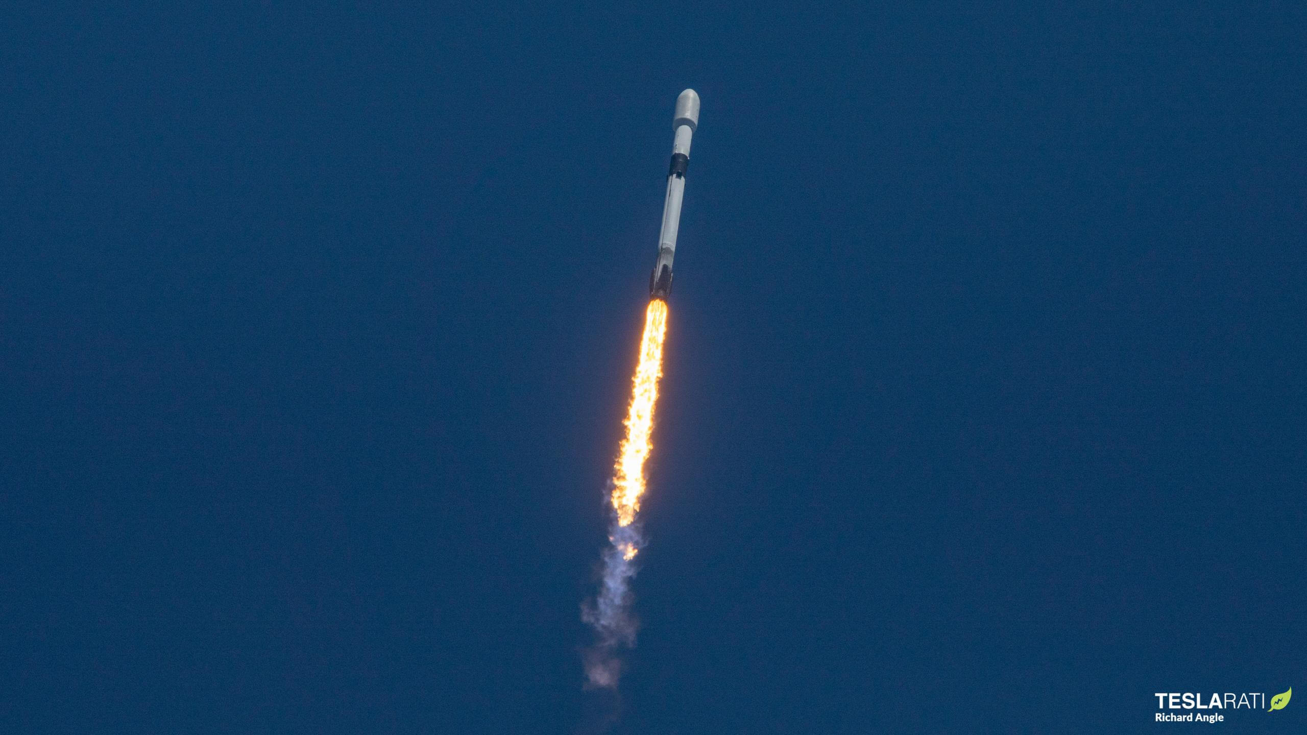 SpaceX 发射又一批星链卫星
