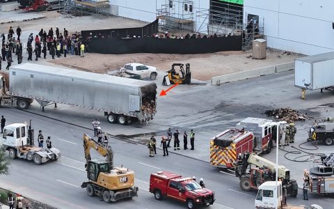 特斯拉德克萨斯州超级工厂外的拖车起火，导致短暂疏散