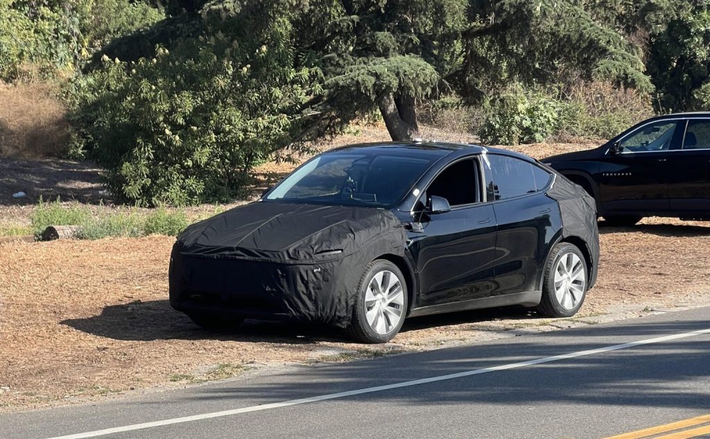 特斯拉新款 Model Y 谍照曝光！