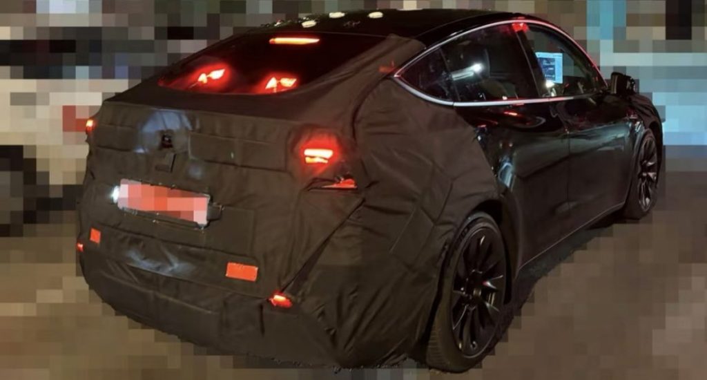 特斯拉新款 Model Y 又有新谍照曝光！